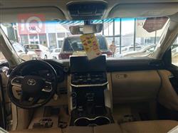 تۆیۆتا لاند کروزەر